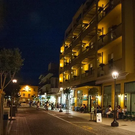 Ξενοδοχείο Baden Baden 3*